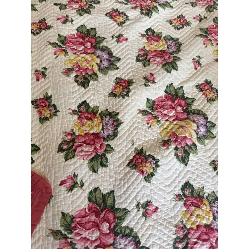 Vintage Floral Quilt Bedspread 78” By 66” Pink, Yellow And Pink Boarder Edge